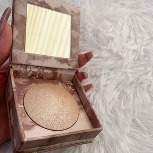 Urban Decay Naked Illuminated Shimmering Powder